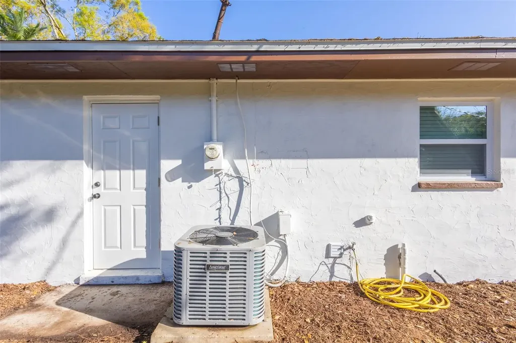 1517 Hallam Court N Lakeland FL 33813