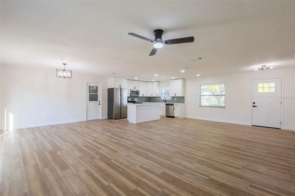 1517 Hallam Court N Lakeland FL 33813