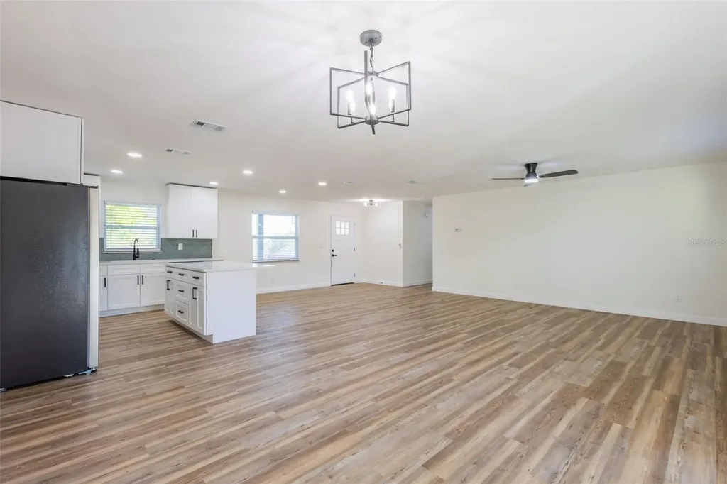 1517 Hallam Court N Lakeland FL 33813