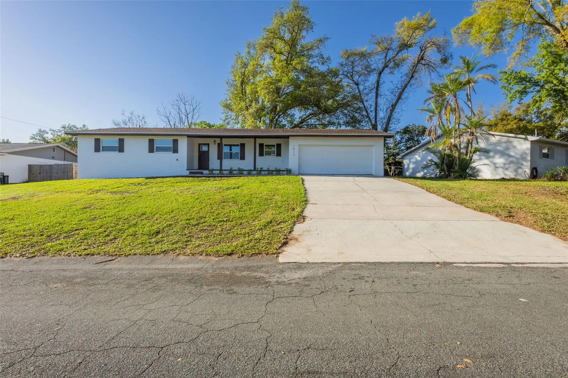 1517 Hallam Court N Lakeland FL 33813