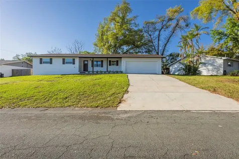 1517 Hallam Court N Lakeland FL 33813