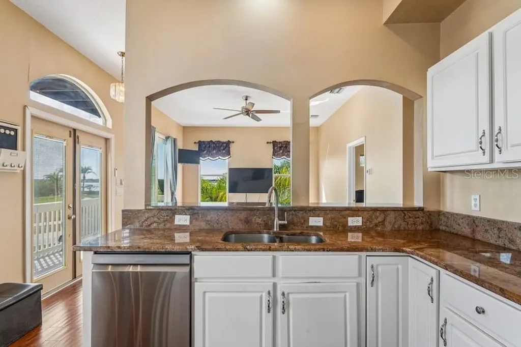 402 Shore Drive W Oldsmar FL 34677