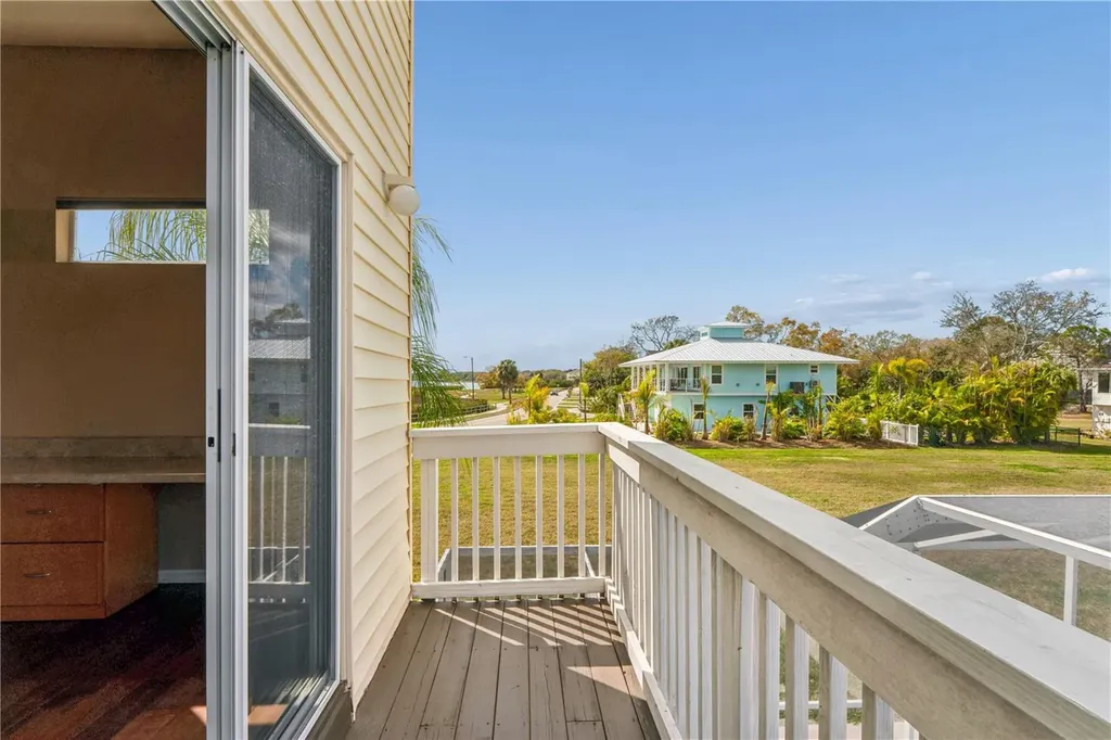 402 Shore Drive W Oldsmar FL 34677