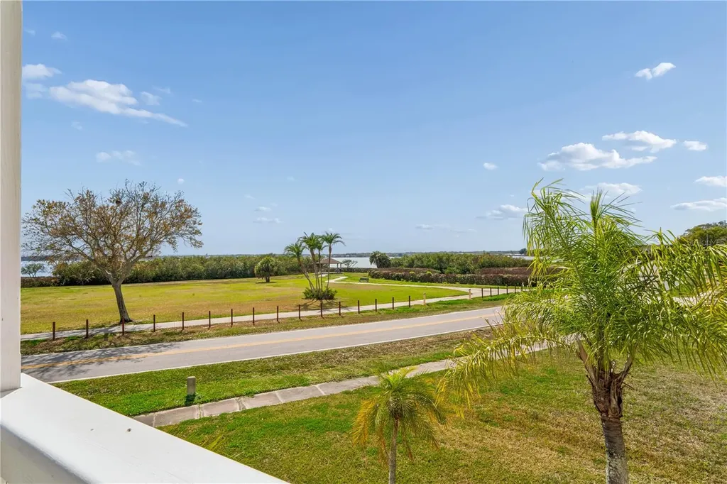 402 Shore Drive W Oldsmar FL 34677
