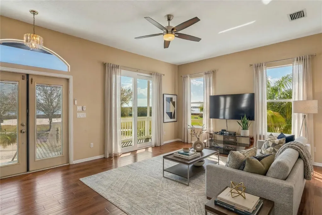 402 Shore Drive W Oldsmar FL 34677