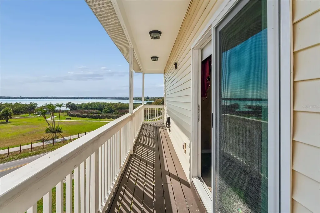 402 Shore Drive W Oldsmar FL 34677