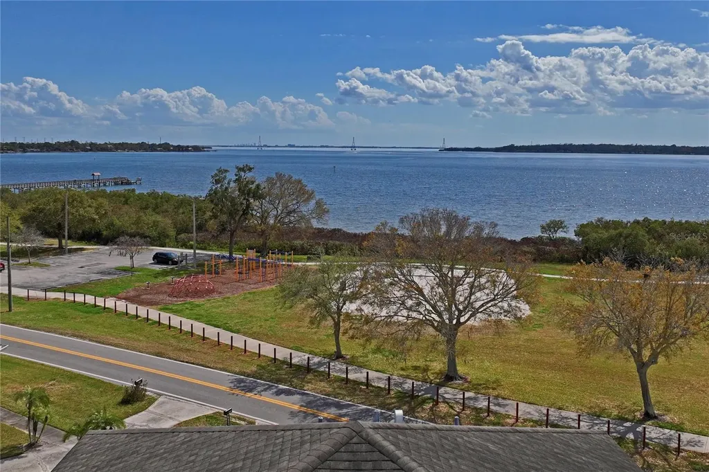 402 Shore Drive W Oldsmar FL 34677