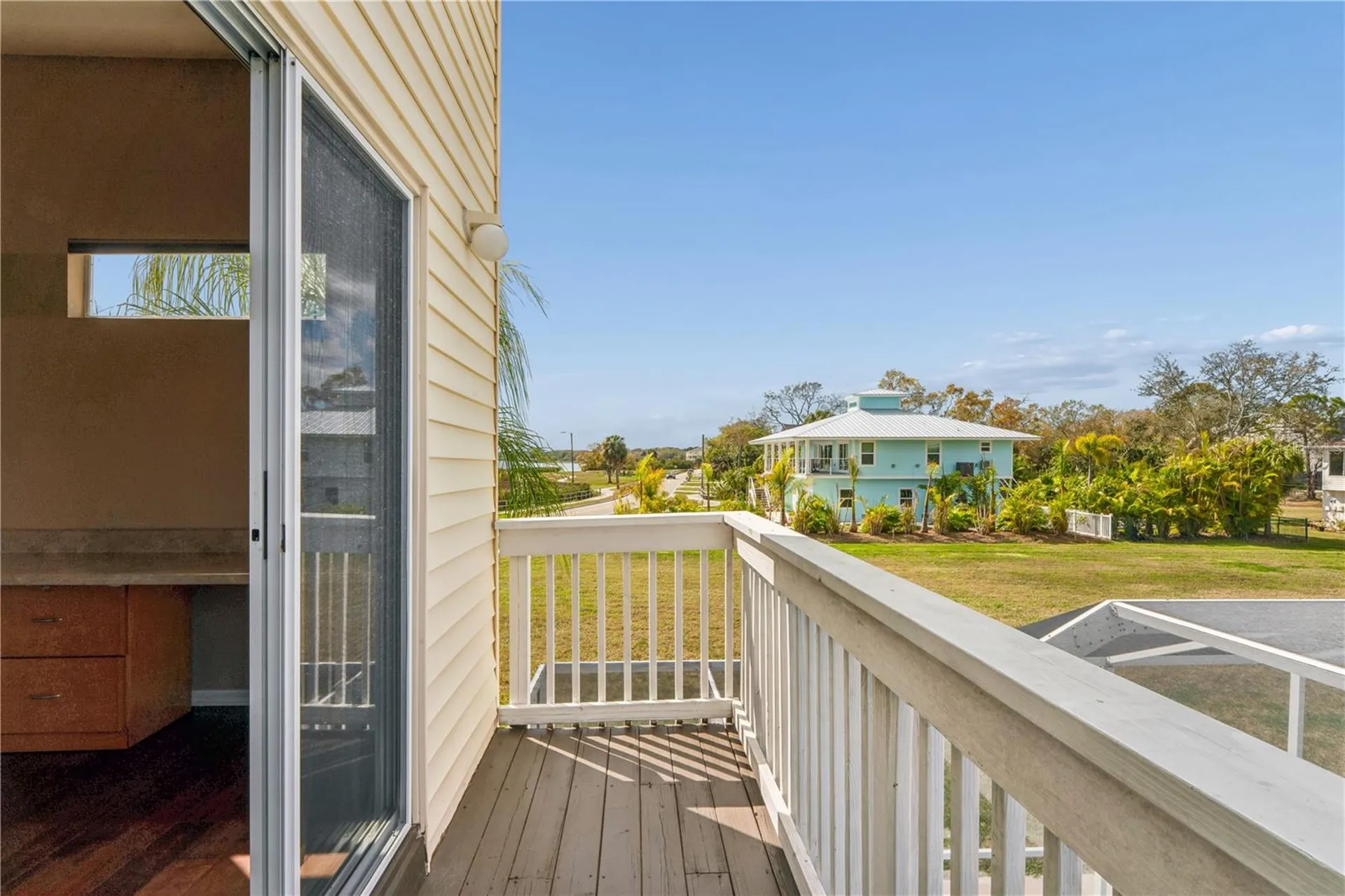 402 Shore Drive W Oldsmar FL 34677