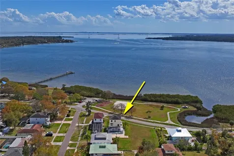 402 Shore Drive W Oldsmar FL 34677