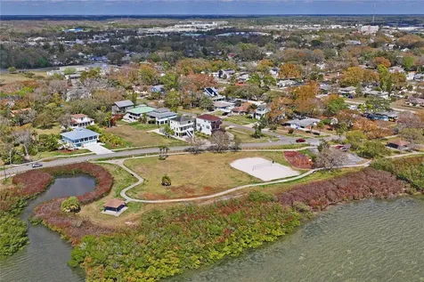 402 Shore Drive W Oldsmar FL 34677