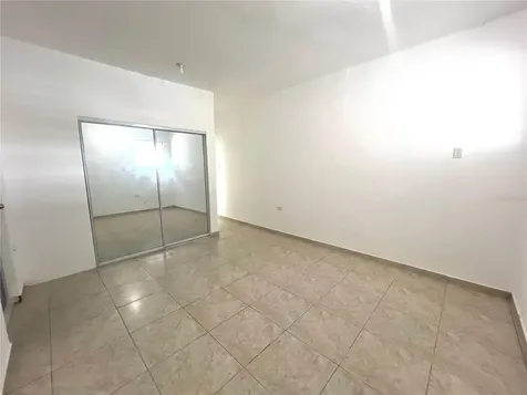 Calle F Hermanas Davila Bayamon PR 00959
