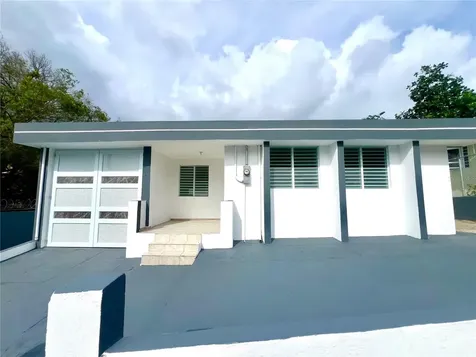 Calle F Hermanas Davila Bayamon PR 00959