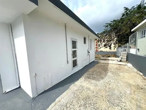 Calle F Hermanas Davila Bayamon PR 00959