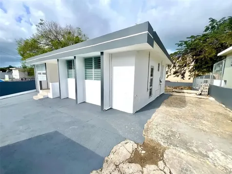 Calle F Hermanas Davila Bayamon PR 00959