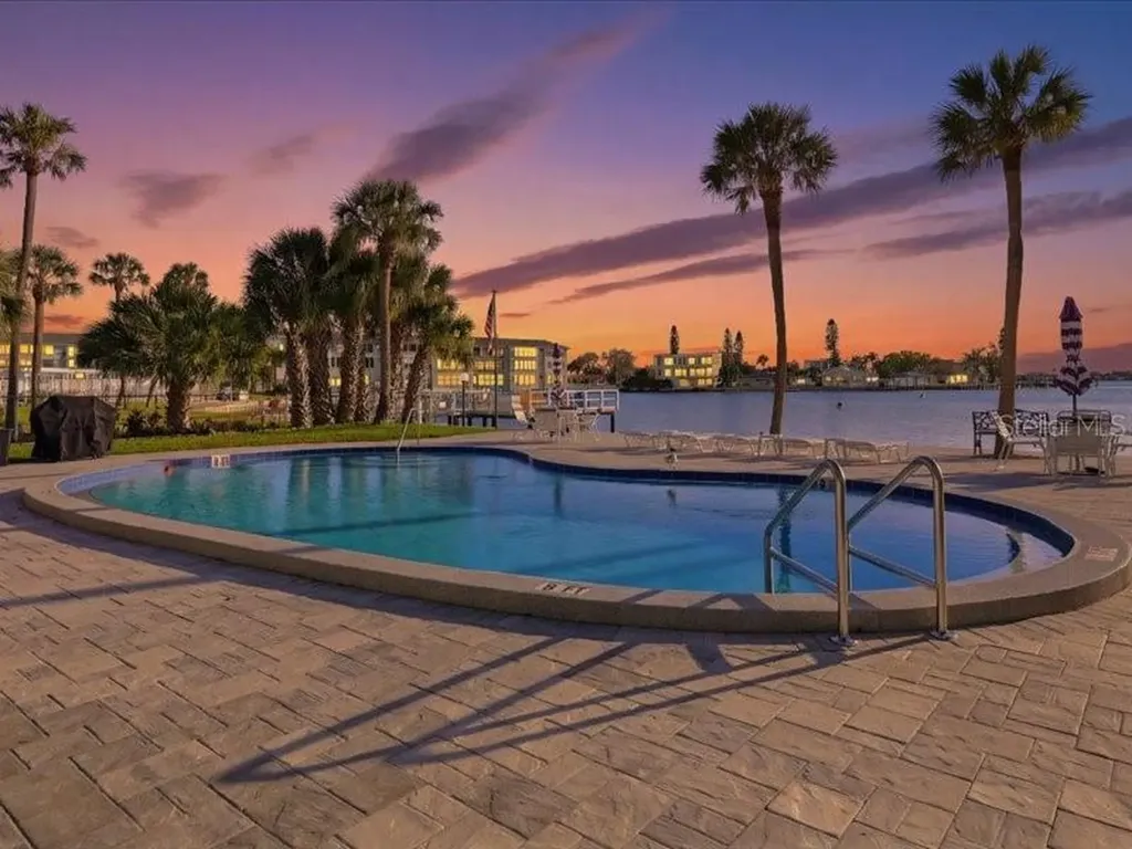 1848 Shore Drive S South Pasadena FL 33707