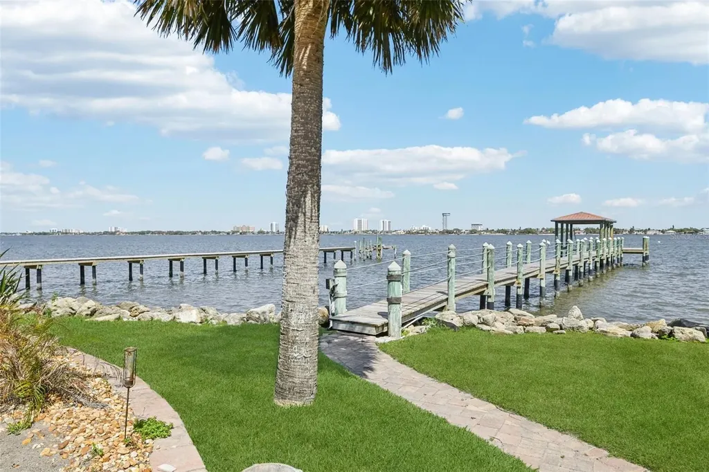 2227 S Palmetto Avenue South Daytona FL 32119