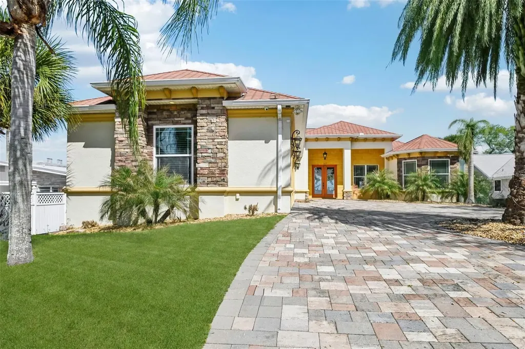 2227 S Palmetto Avenue South Daytona FL 32119