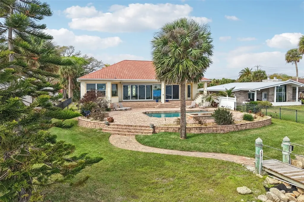 2227 S Palmetto Avenue South Daytona FL 32119