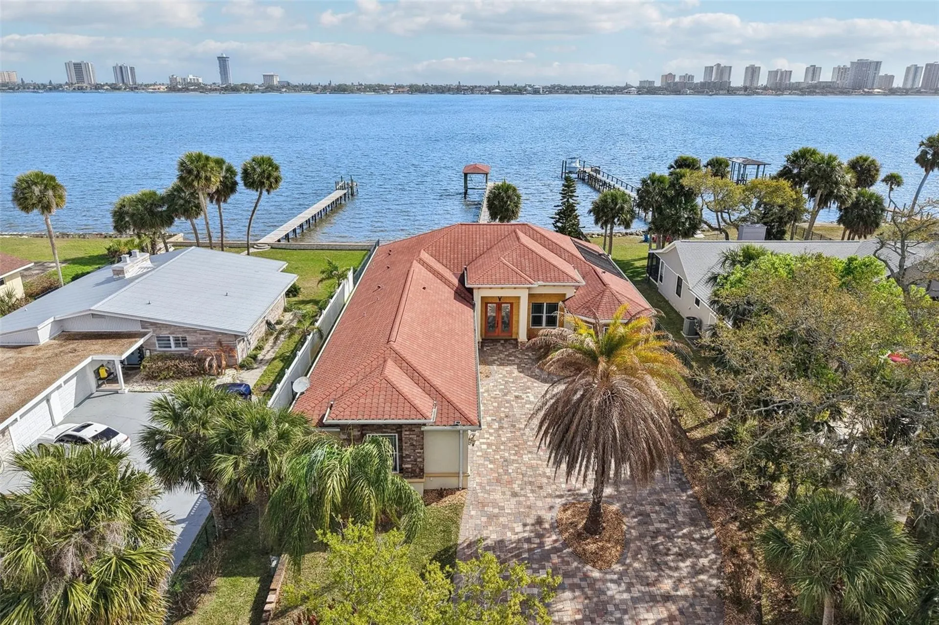 2227 S Palmetto Avenue South Daytona FL 32119