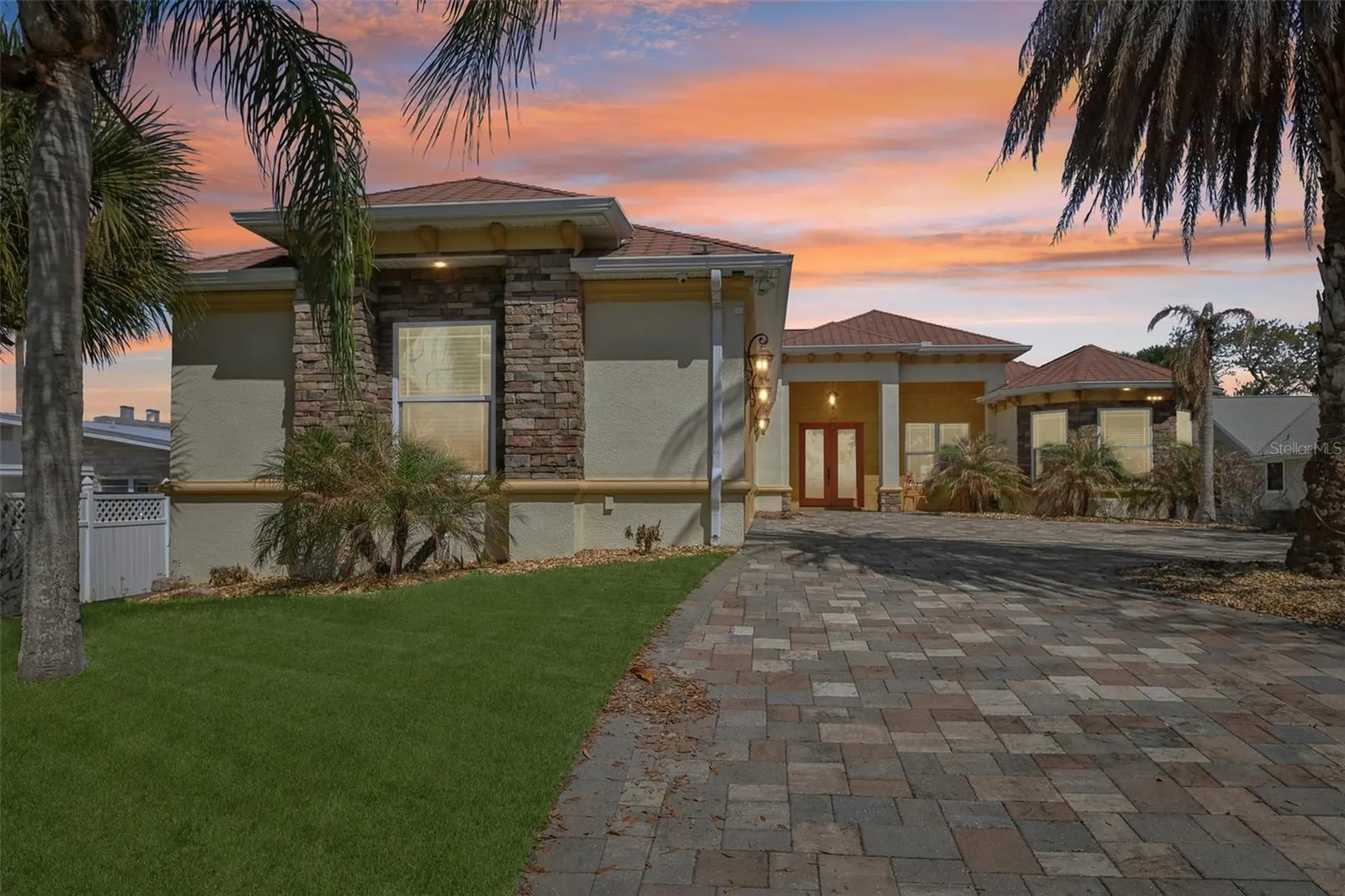 2227 S Palmetto Avenue South Daytona FL 32119