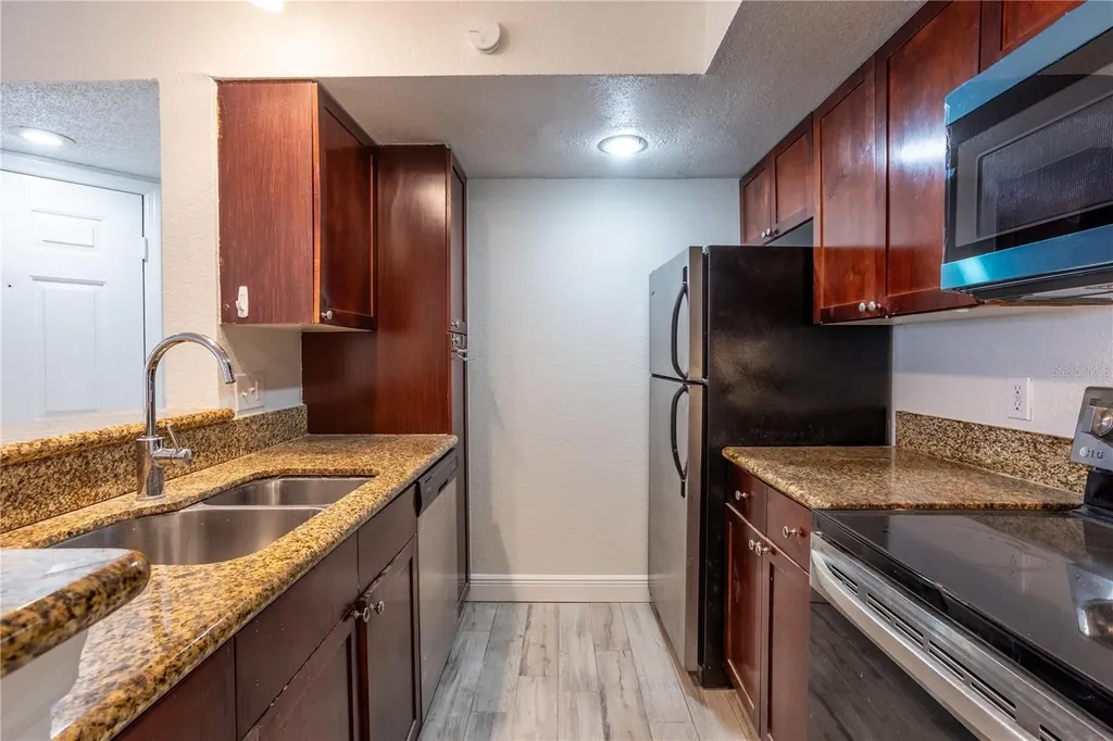 5156 Conroy Road Orlando FL 32811