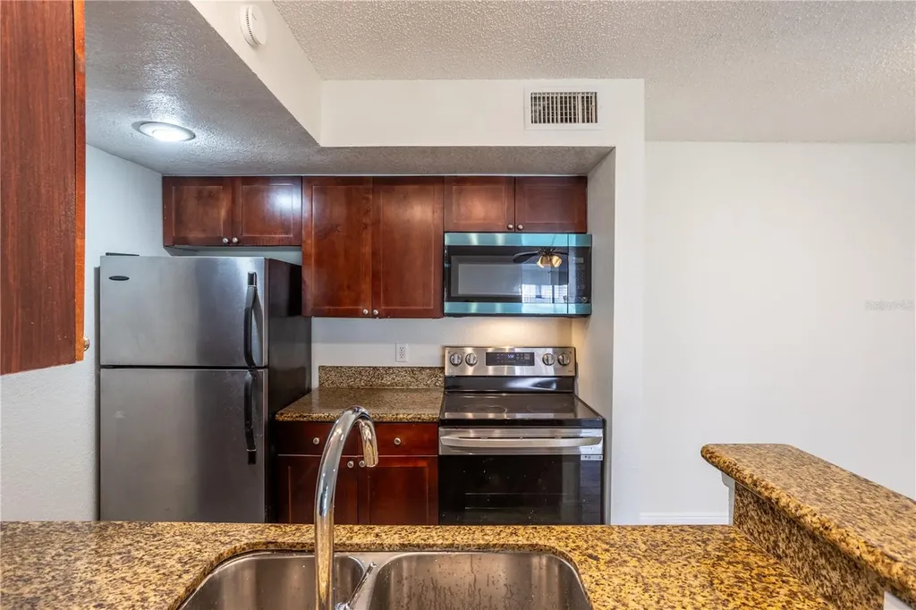 5156 Conroy Road Orlando FL 32811