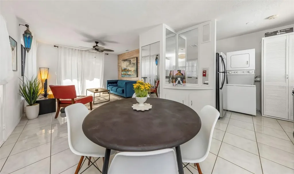 1022 8th Street N St Petersburg FL 33701