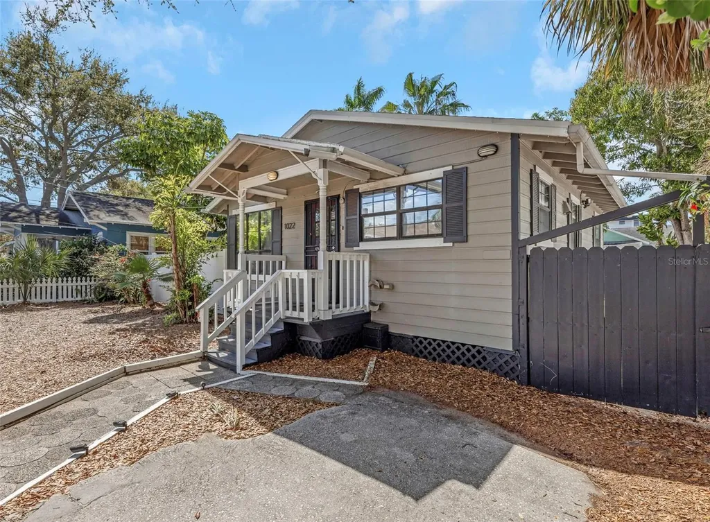 1022 8th Street N St Petersburg FL 33701
