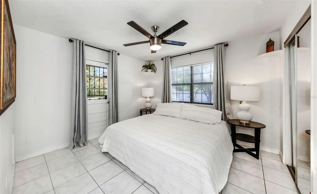1022 8th Street N St Petersburg FL 33701