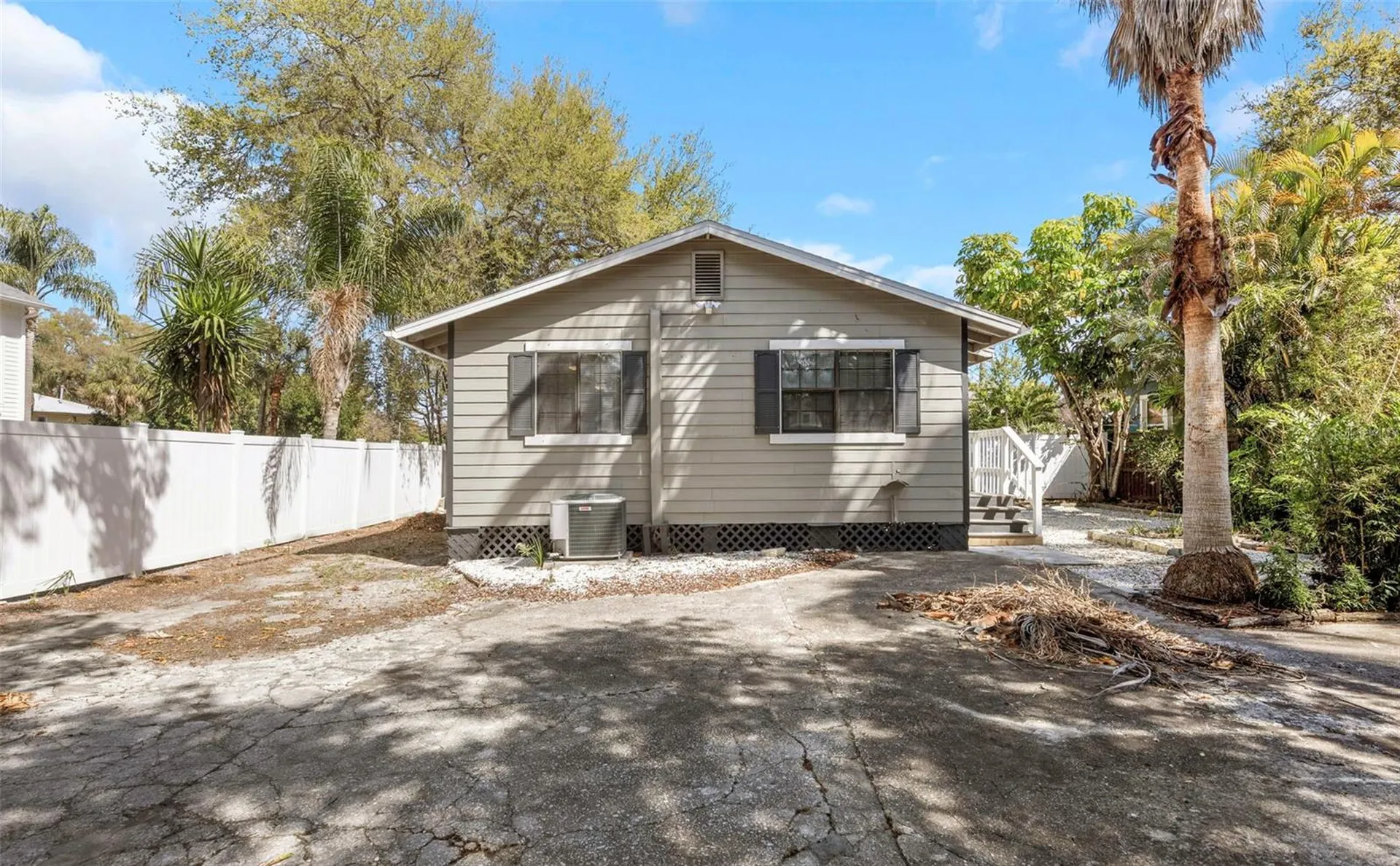 1022 8th Street N St Petersburg FL 33701