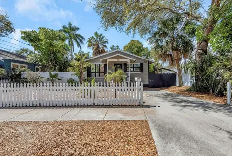 1022 8th Street N St Petersburg FL 33701