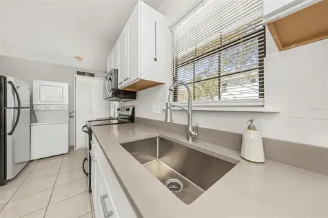 1022 8th Street N St Petersburg FL 33701
