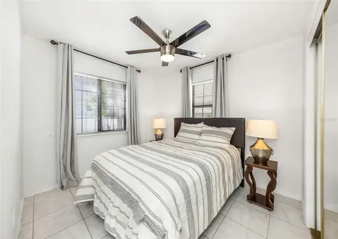 1022 8th Street N St Petersburg FL 33701