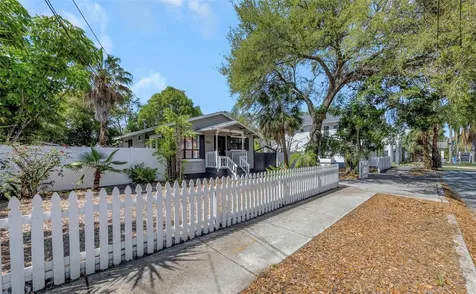 1022 8th Street N St Petersburg FL 33701