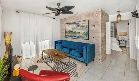 1022 8th Street N St Petersburg FL 33701