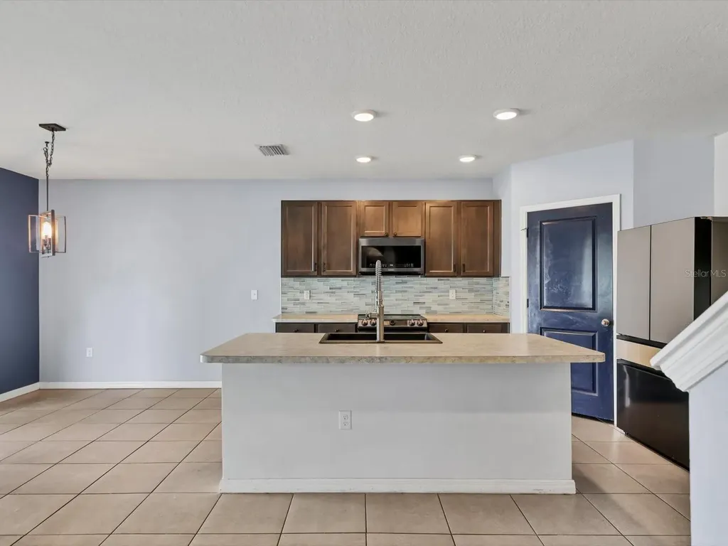 10003 Geese Trail Circle Sun City Center FL 33573