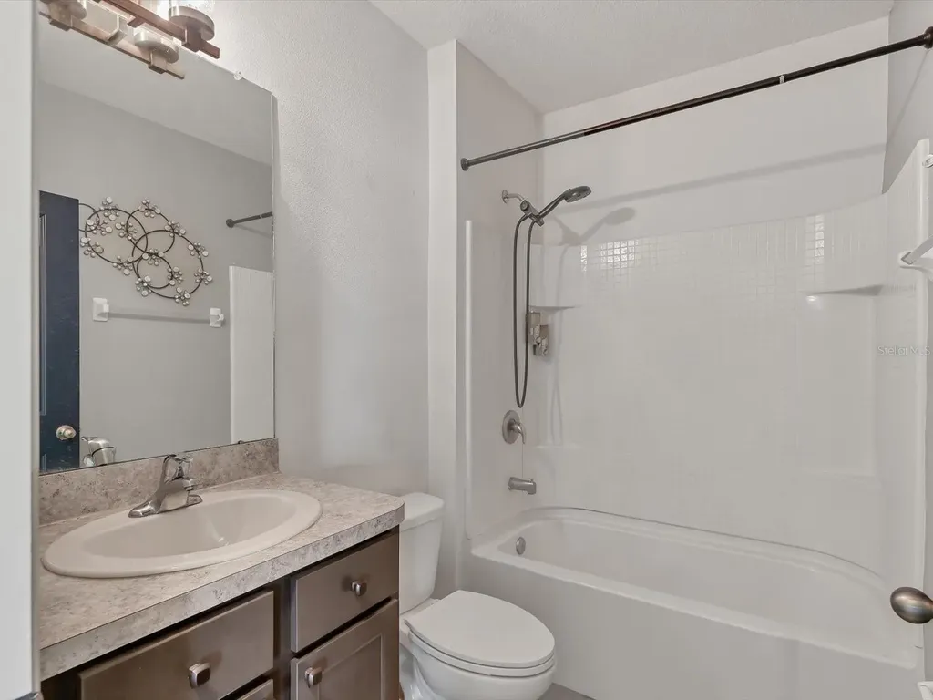 10003 Geese Trail Circle Sun City Center FL 33573
