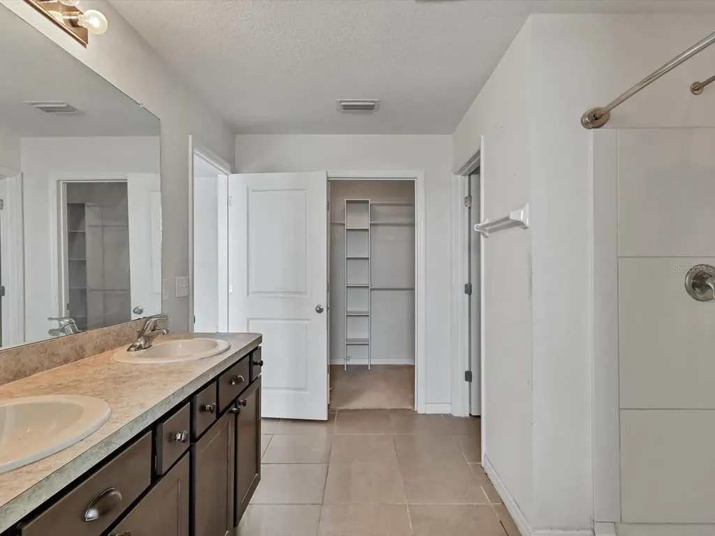 10003 Geese Trail Circle Sun City Center FL 33573