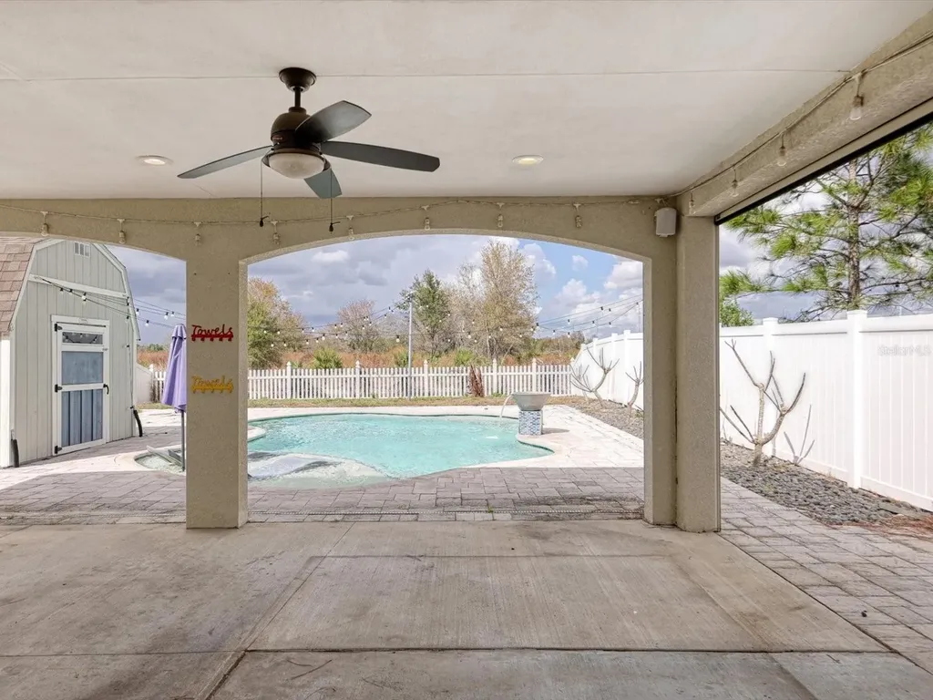 10003 Geese Trail Circle Sun City Center FL 33573