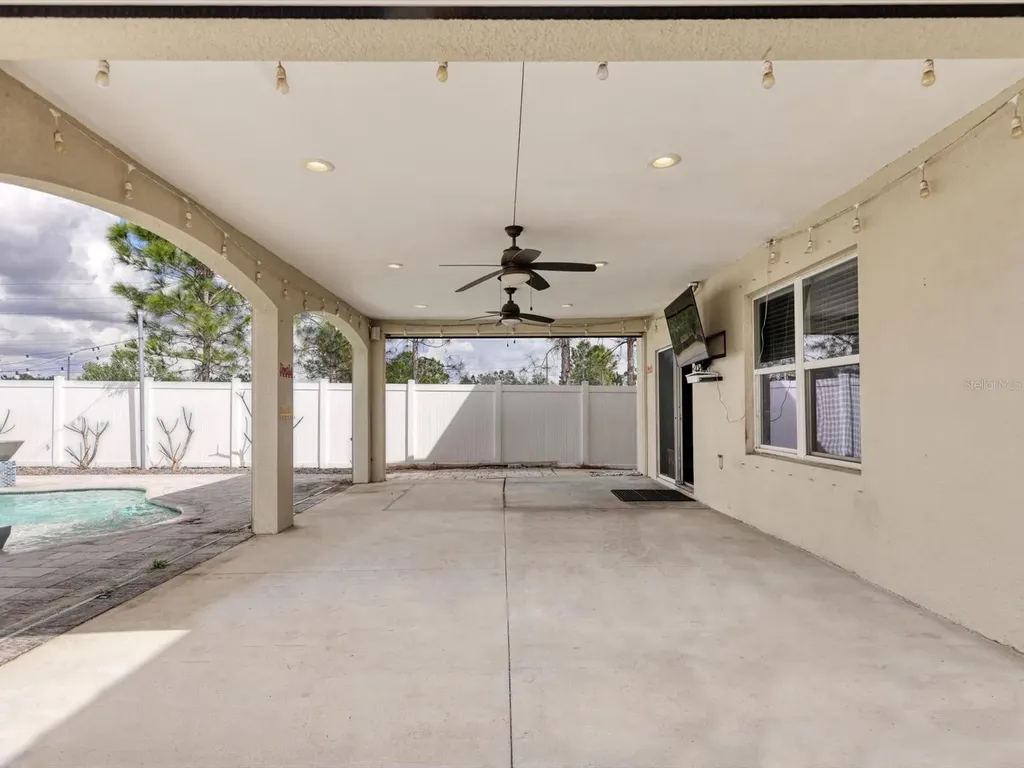 10003 Geese Trail Circle Sun City Center FL 33573