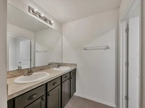 10003 Geese Trail Circle Sun City Center FL 33573