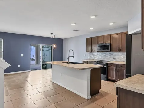 10003 Geese Trail Circle Sun City Center FL 33573