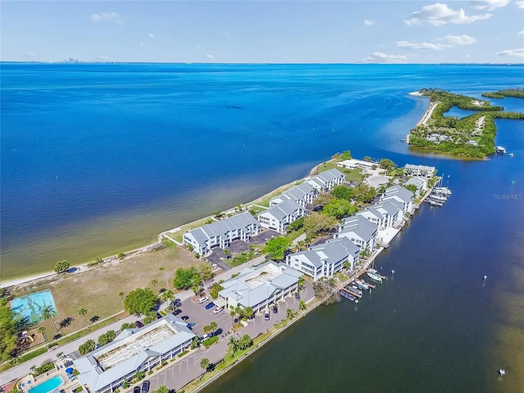 611 Destiny Drive Ruskin FL 33570