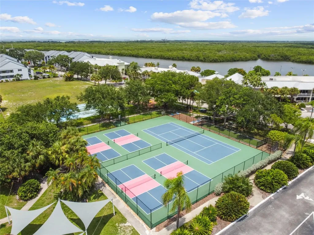 611 Destiny Drive Ruskin FL 33570