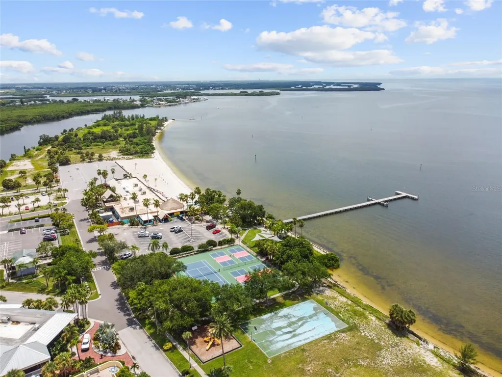 611 Destiny Drive Ruskin FL 33570