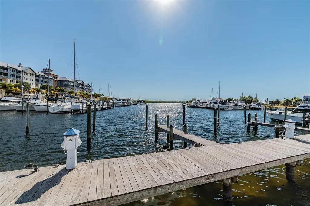611 Destiny Drive Ruskin FL 33570