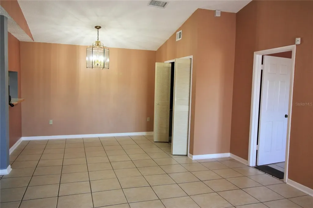 5208 Via Hacienda Circle Orlando FL 32839