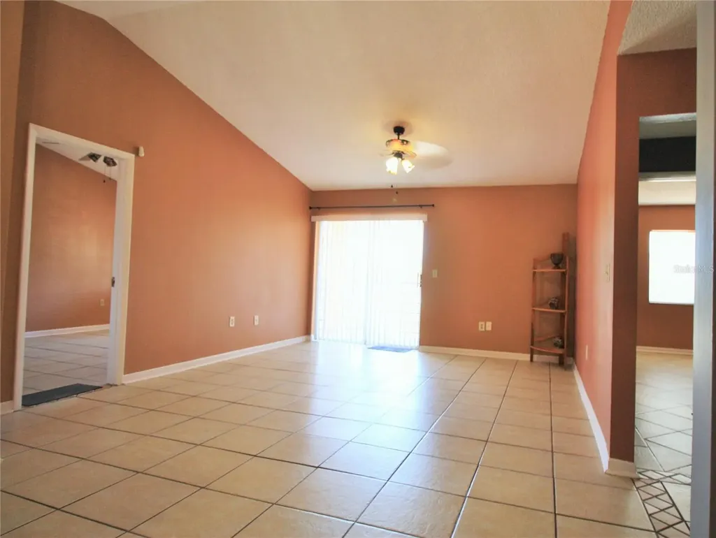 5208 Via Hacienda Circle Orlando FL 32839