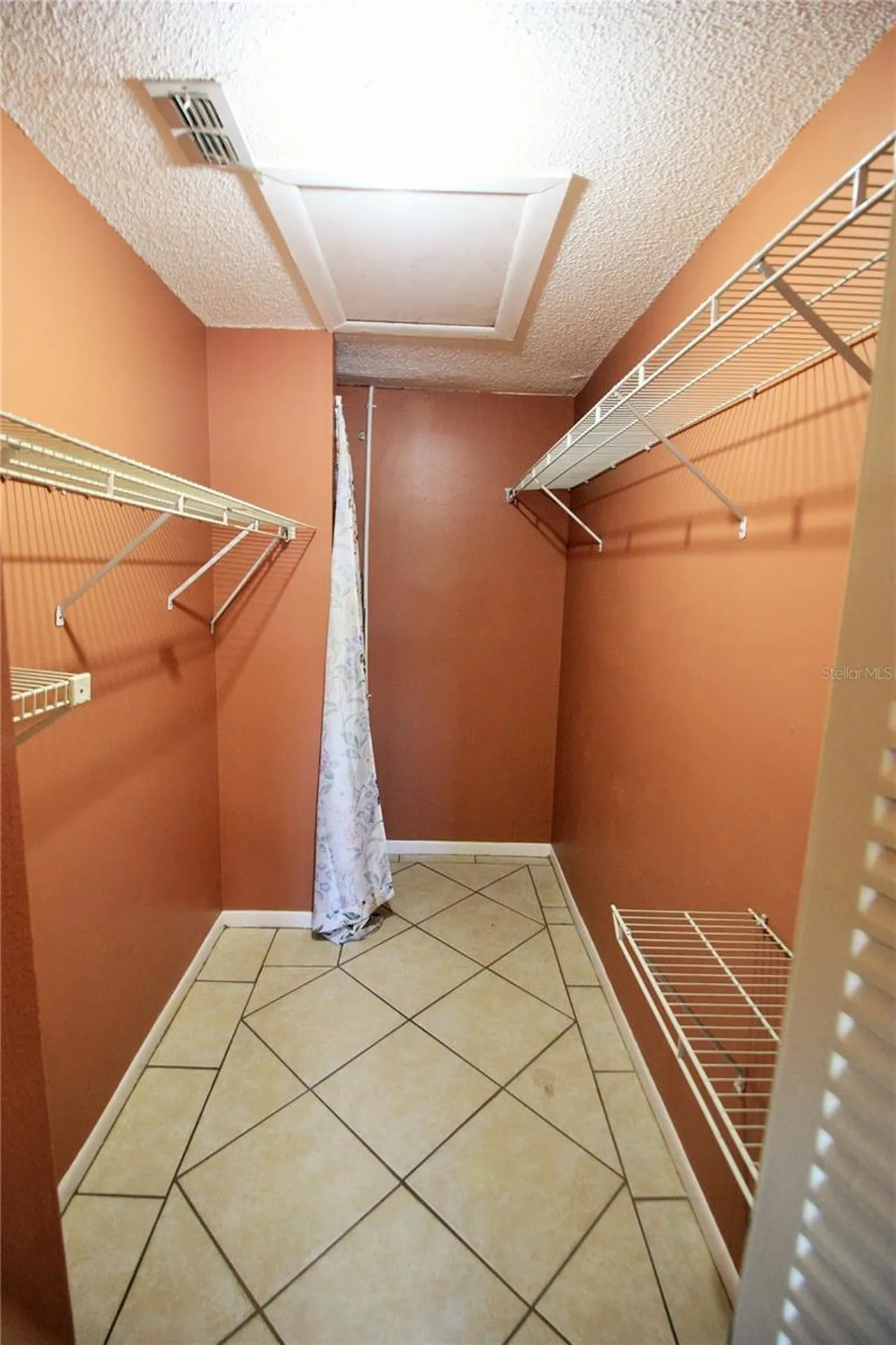 5208 Via Hacienda Circle Orlando FL 32839