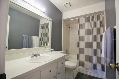 5208 Via Hacienda Circle Orlando FL 32839